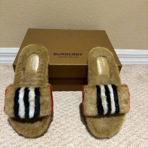 Soft wore girls Burberry faux fur slides.